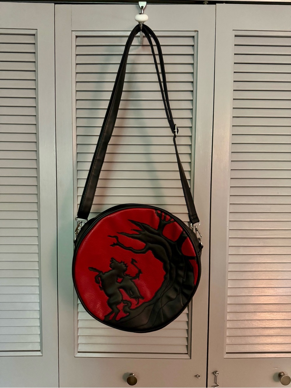 Le Femme En Noir Sleepy Hollow 10” Circle Crossbody